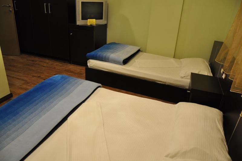 Ambasador Hotell Vlorë Eksteriør bilde